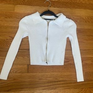 Long sleeve zip up white top